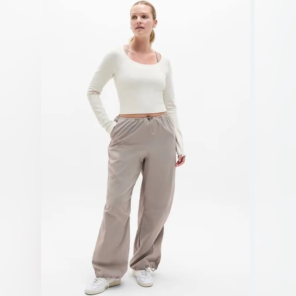 NWT Athleta Khaki ‘Midday Low Rise Poplin’ Pants in “Mortar Mushroom” Size S